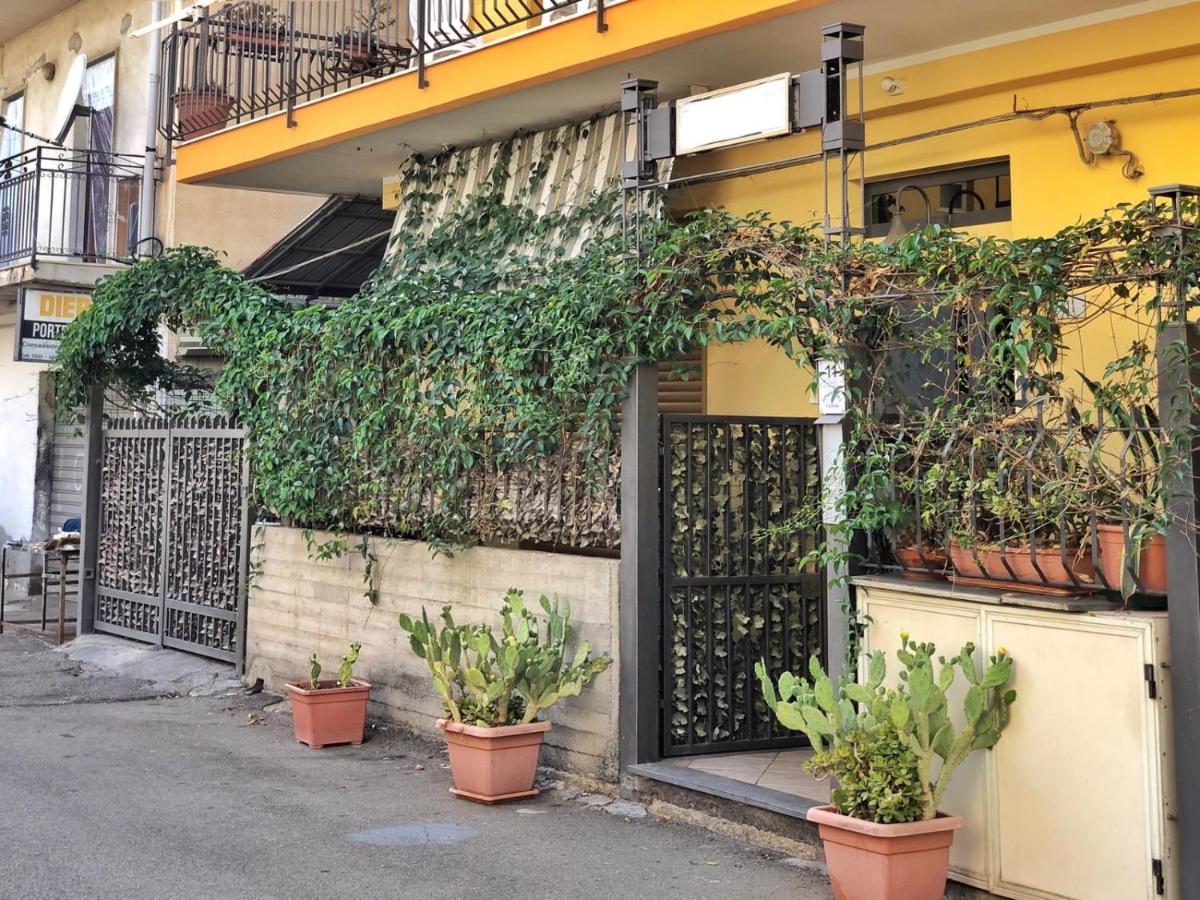 Ferienwohnung Tiziana Giardini-Naxos Exterior foto